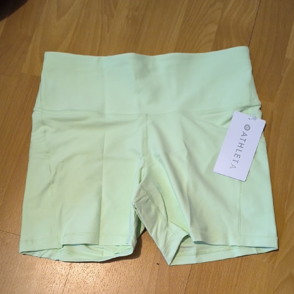 NWT Athleta | Women's Light Green Athletic Shorts